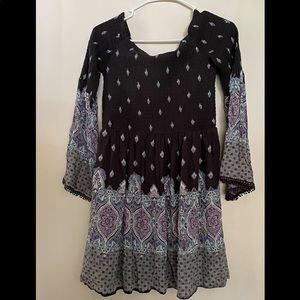 Womens size large, bell sleeve dress. On/ off shoulder dress